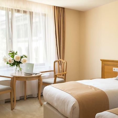 Family Hotel Anna Ruse Eksteriør billede