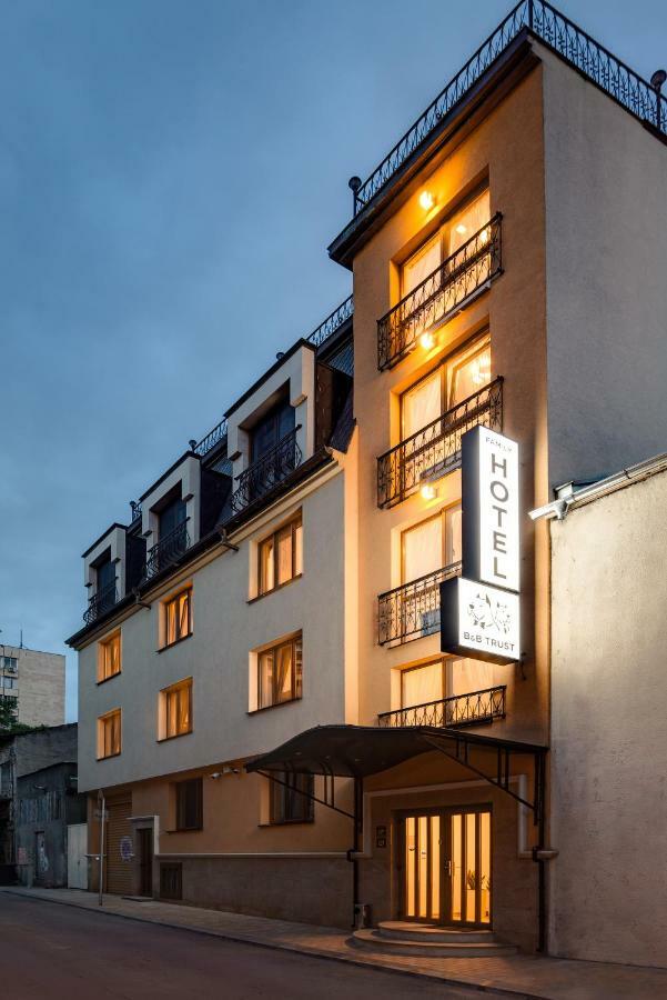 Family Hotel Anna Ruse Eksteriør billede